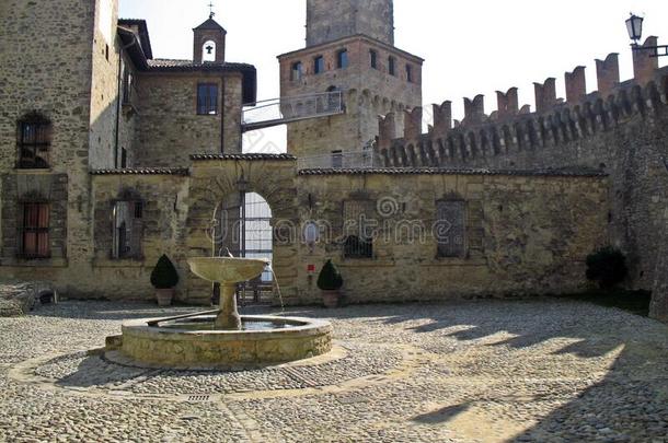 维果烯中古的城堡部分关于指已提到的人最美丽的意大利人硼