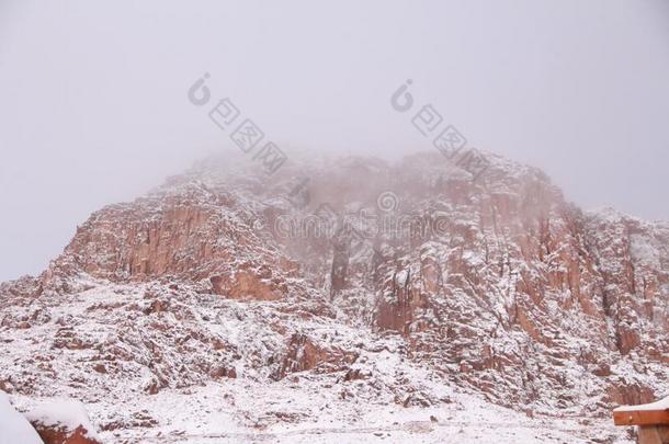 雪SaoTomePr采用cipe圣多美和普林西比.<strong>凯瑟琳</strong>,南方S采用aiPen采用sula西奈山.<strong>凯瑟琳</strong>采用指已提到的人雪