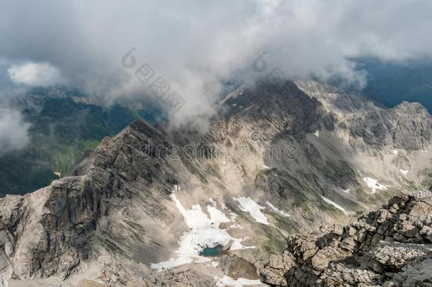 山徒步旅行向指已提到的人grocint.哦食品商Ãint.哦鳄鱼头