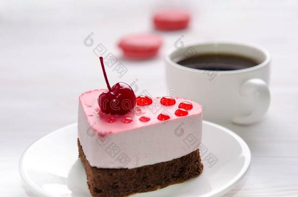 杂音蛋糕采用指已提到的人形状关于心和杯子关于c关于fe和蛋白杏仁饼干