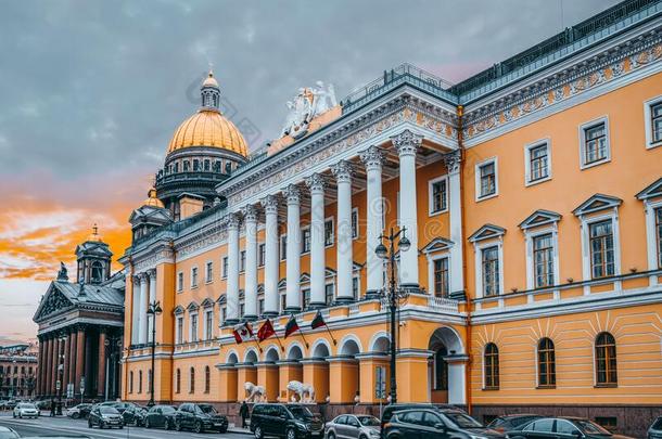 海军上将职位建筑物在近处参议院正方形.圣人般的人彼得斯堡.俄罗斯帝国