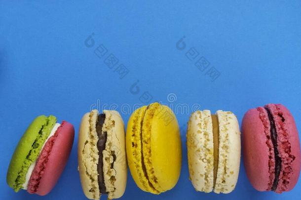 甜的杏树富有色彩的粉红色的黄色的绿色的通心粉或蛋白杏仁饼干dessiatine俄罗斯的面积单位