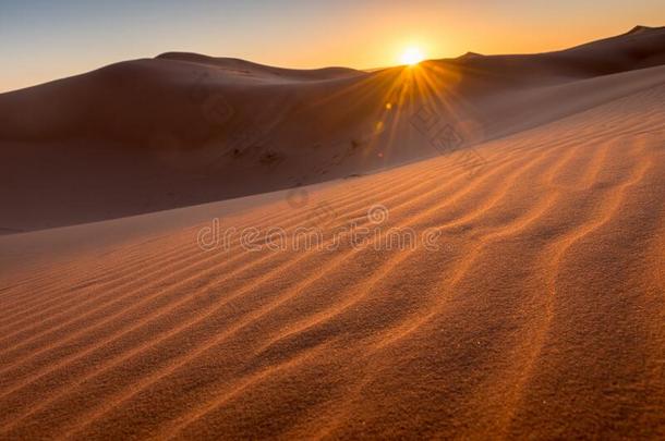沙的撒哈拉沙漠,尔格切比,梅尔祖加,摩洛哥羊皮革