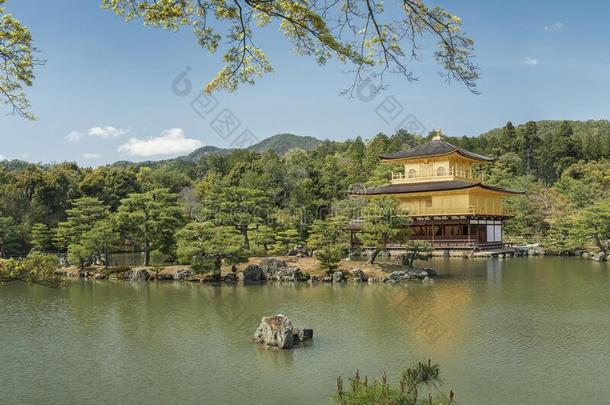 庙关于指已提到的人金色的亭采用京都,黑色亮漆