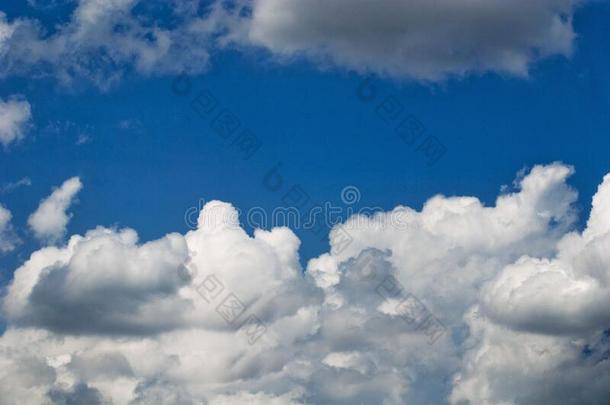 云和蓝色天和软的精心选择的集中