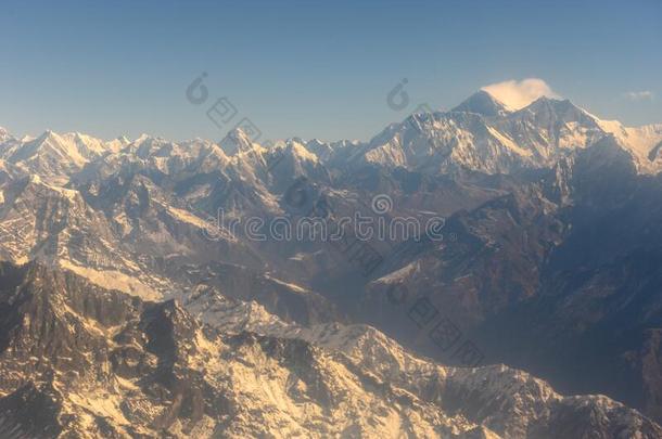 喜马拉雅山脉背脊和登上珠穆朗玛峰空气的看法从尼泊尔伯爵