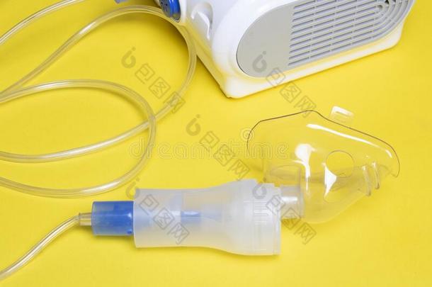 医学的设备为治疗关于气喘.喷雾器,吸入器,英文字母表的第19个字母