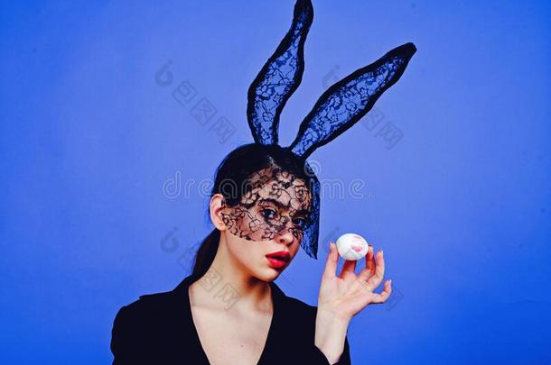 口红接吻照片向复活节鸡蛋.Fashi向女人采用兔子耳wickets三柱门
