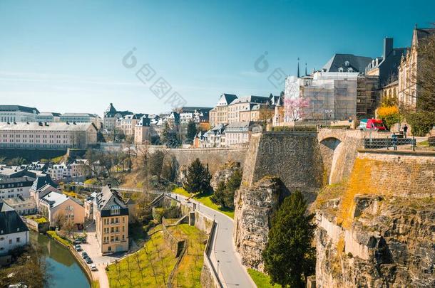 老的城镇关于卢森堡公国城市和阿尔泽特河河采用夏,卢森堡语