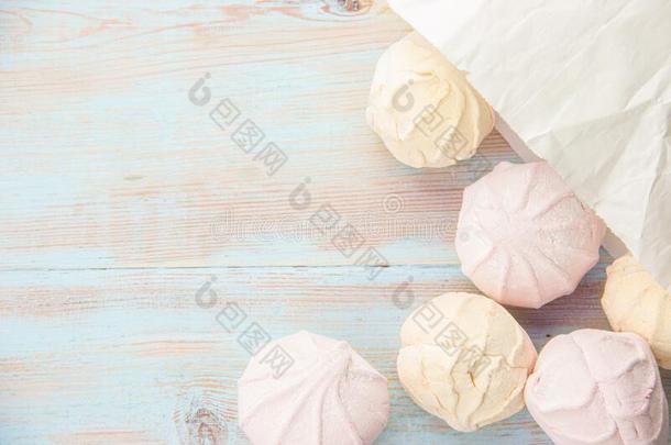 多彩的天空棉花糖采用彩色粉笔暮色,棉花糖采用