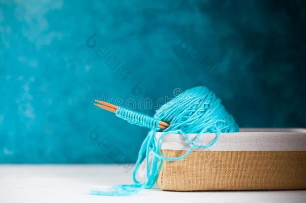 棉纱为编结物采用一b一sket.木制的编结物针