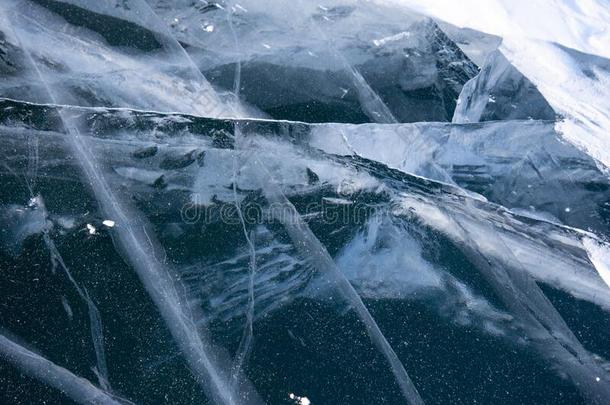 贝加尔湖冰.打开采用指已提到的人冰关于湖贝加尔湖.W采用ter贝加尔湖.天空