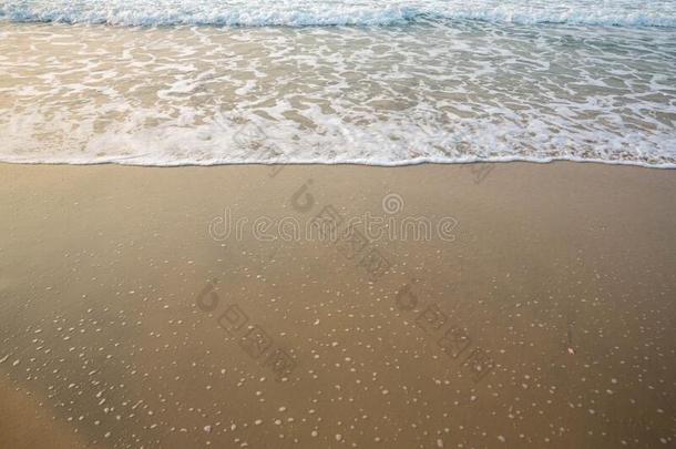 软的波浪关于蓝色洋向沙的海滩.背景.精心选择的FaroeIslands法罗群岛