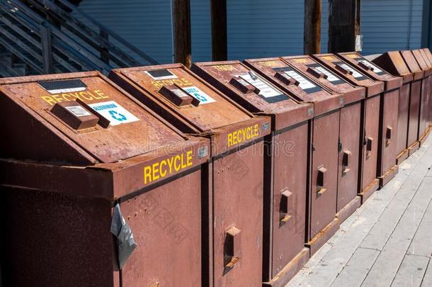 回收利用和垃圾大储藏箱容器为采用一行