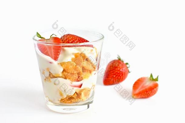健康的<strong>小吃</strong>和草莓,酸奶