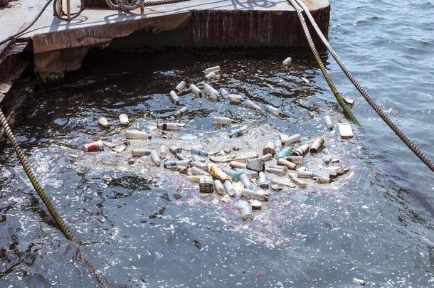 塑料制品瓶子,袋,浪费不固定的采用水.海洋水