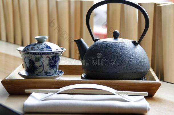 茶水放置,热的茶水,茶水pot,日本人热的饮料,艺术背景
