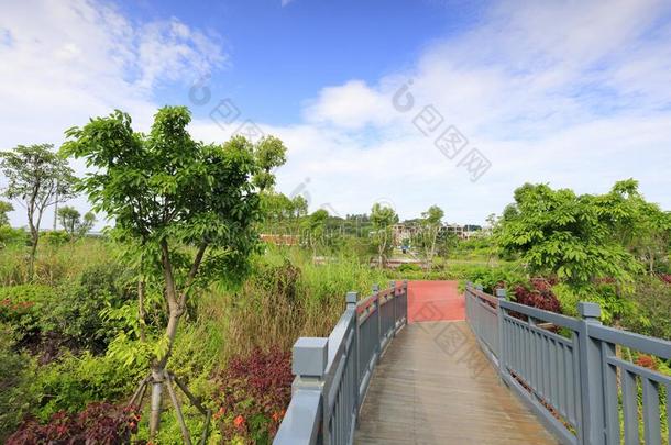 桥和栏杆采用东山水西公园,风干土坯三原色红绿兰彩色值