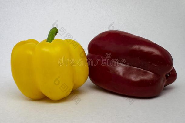 新鲜的蔬菜黄色的和红色的胡椒粉和Cori和er