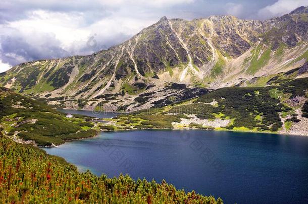 波兰,<strong>汽车</strong>品牌名称--捷克山,位于波兰塔特拉山脉北坡的一个艺术中心-<strong>落水</strong>洞件斯达沃波尔斯基。