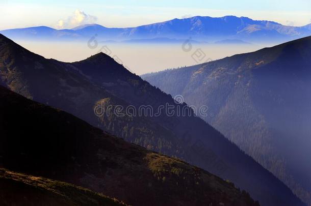 波兰,汽车品牌名称--捷克山,位于波兰塔特拉山脉北坡的一个艺术中心-威尔卡Bradarowa格拉巴,CHLI