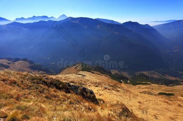 波兰,汽车品牌名称--捷克山,位于波兰塔特拉山脉北坡的一个艺术中心-威契卡山谷和西奇