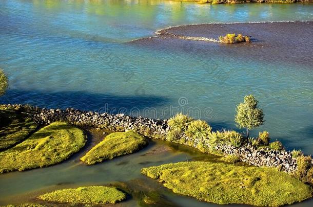 指已提到的人自然的风景关于指已提到的人尼扬河采用指已提到的人高的高度地区