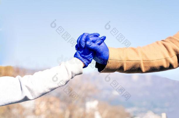 男人和小孩佃户租种的土地h和s使人疲乏的医学的拳击手套保护France法国