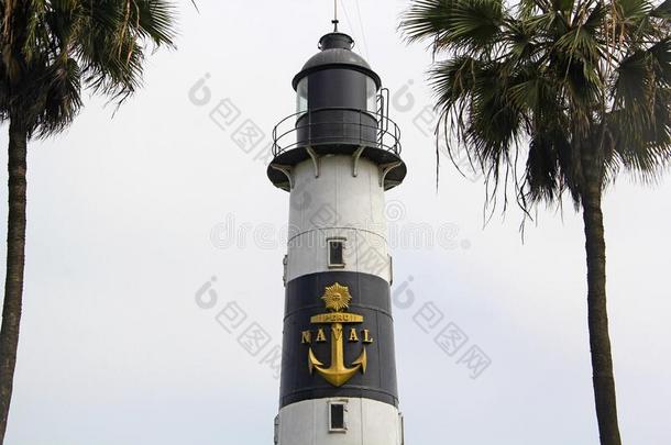 老的灯塔向海海岸
