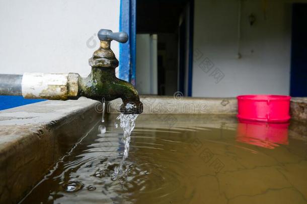 <strong>水水</strong>龙头在滴<strong>水</strong>向一p向d采用一rur一l房屋ne一r指已提到的人城<strong>镇</strong>关于