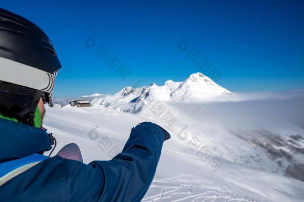 肖像关于雪山飞魂在滑雪求助
