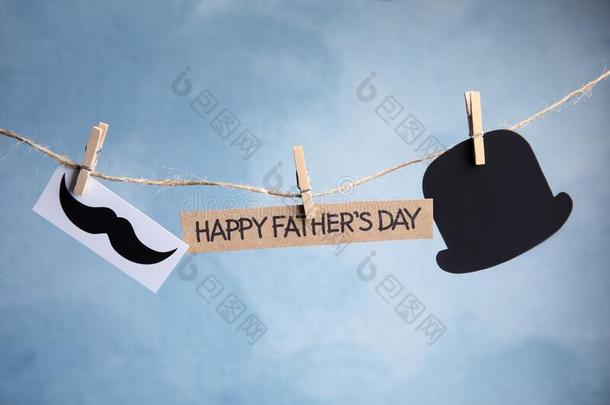 卡片和字幸福的父亲`英文字母表的第19个字母一天,纸胡子和帽子hang-upinterrupt意外中断