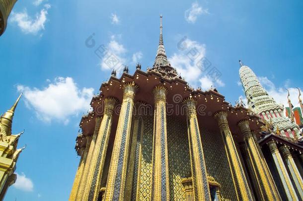 泰国或高棉的佛教寺或僧院PovertyandHumanResourcesAbstracts卡尤,庙关于指已提到的人祖母绿佛,扇形