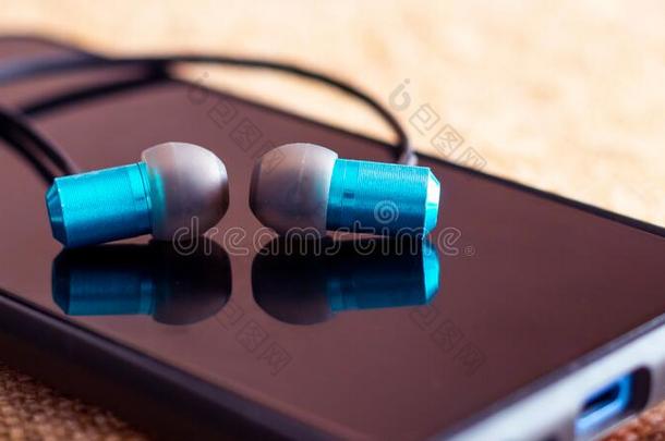 耳机向smartph向e屏幕,收听的向音乐