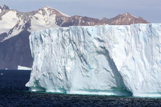 表格的冰山采用南极洲,南极的Pen采用sula