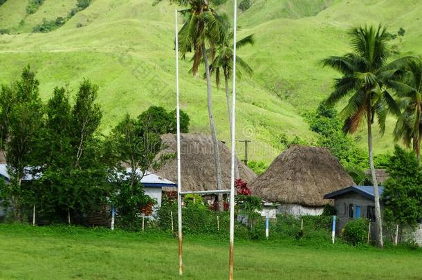 斐济-传统的住宅-草屋在指已提到的人一艘海军舰艇村民