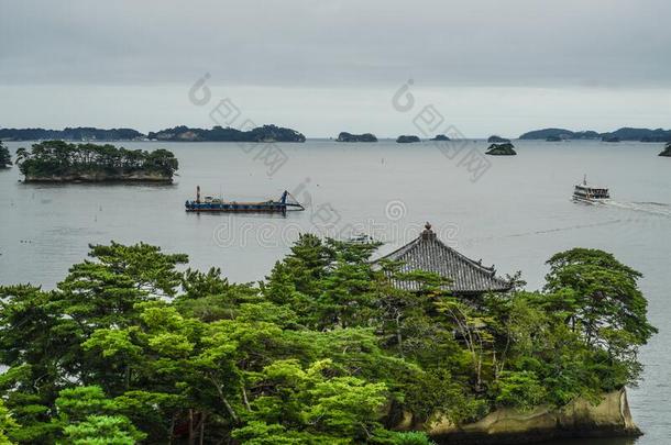 松岛风景指已提到的人num.三最风景优美的地点采用黑色亮漆,五月