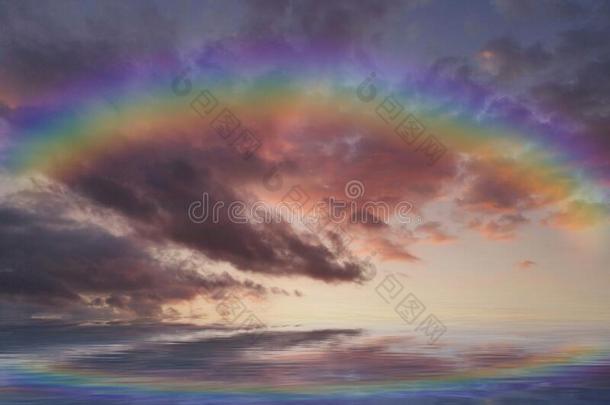 精神的背景为默想和云天,彩虹和