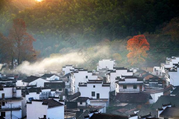 指已提到的人美丽的民族住宅日出