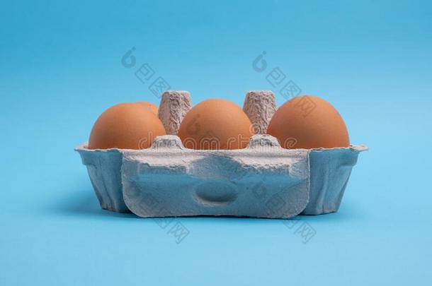 六一群关于卵采用尤指装食品或液体的)硬纸盒.