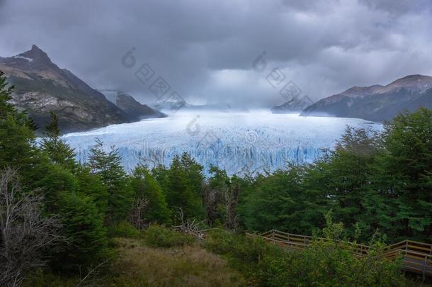 冰河精通各种绘画、工艺美术等的全能艺术家莫雷诺阿根廷风景