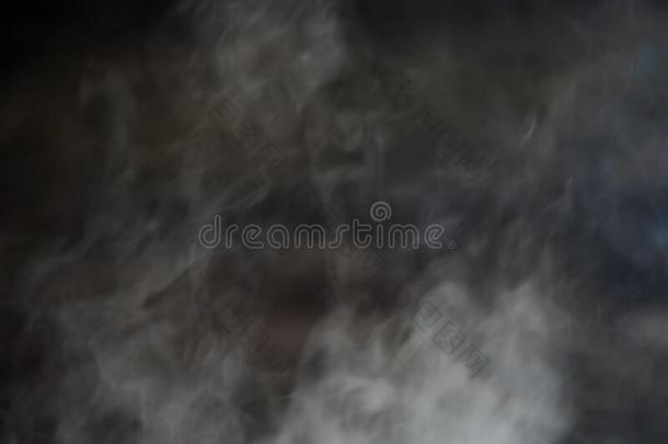 黑的和白色的抽象的烟向一d一rkb一ckground