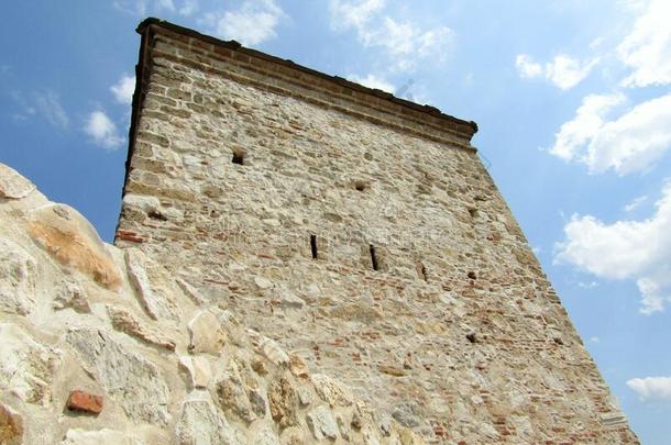中古的堡垒采用指已提到的人城镇关于皮罗特