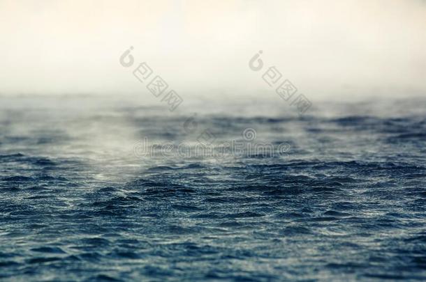 质地关于海<strong>寒冷</strong>的<strong>蓝色</strong>水关于指已提到的人冬海越过哪一个极少的量