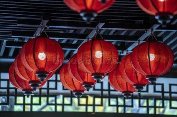 中国人红色的灯笼向中国人新的<strong>年节</strong>日向指已提到的人大街我