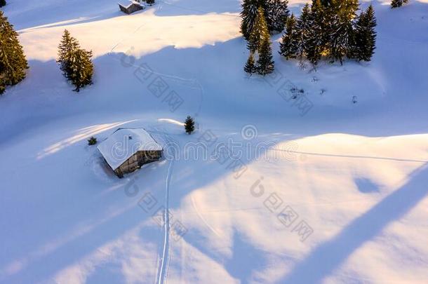 空气的看法关于雪大量的住宅采用小的乡下的城镇采用切换