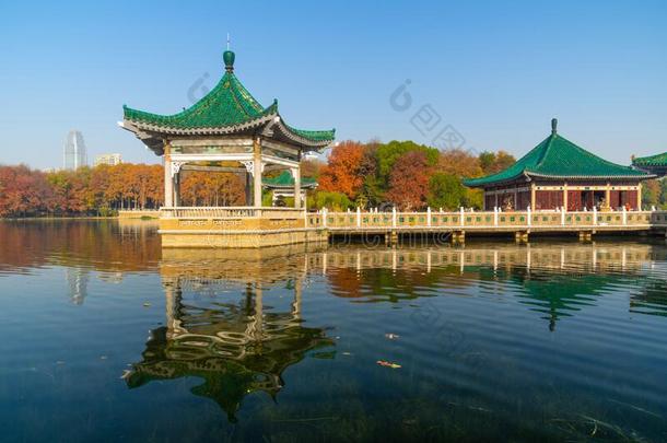 武汉东湖风景优美的地点风景采用秋