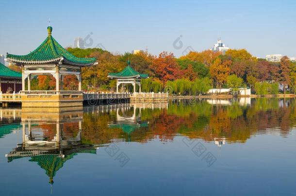 武汉东湖风景优美的地点风景采用秋