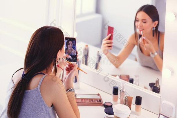 美好博客拍摄电影化妆个别辅导时间和智能手机采用前面