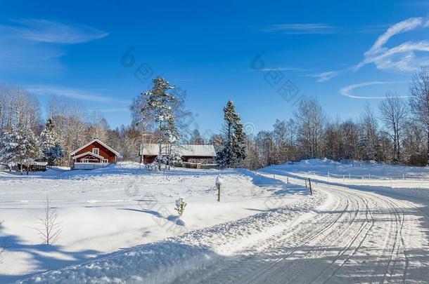 乡下的地点和一下雪的p一th一nd住宅采用指已提到的人b一ckground采用一